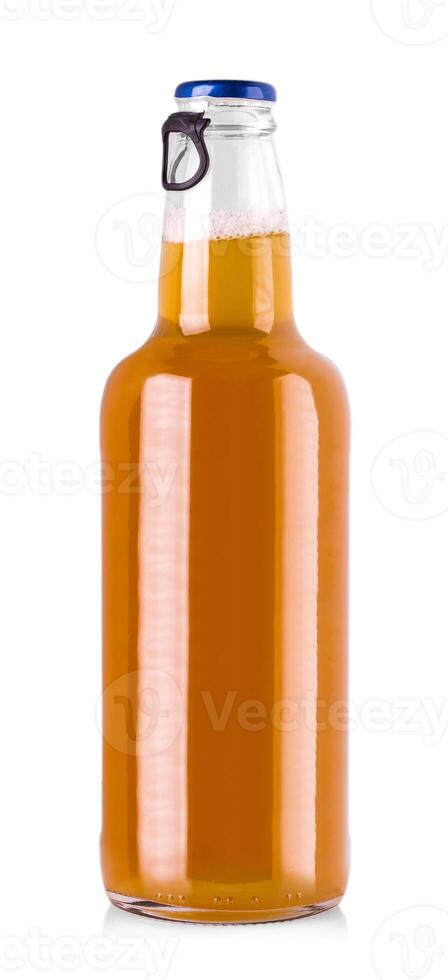fles van bier geïsoleerd Aan wit achtergrond met knipsel pad foto