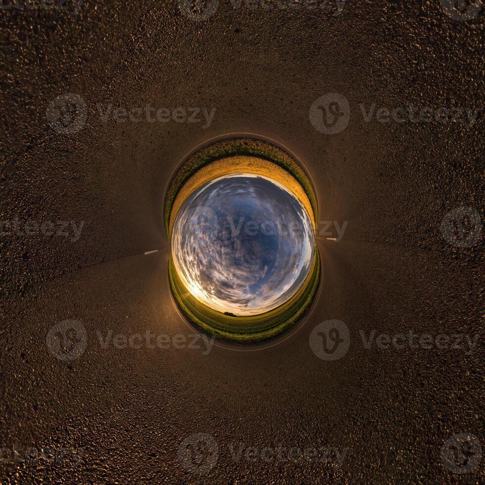 blauw gat gebied weinig planeet binnen zand ronde kader achtergrond foto