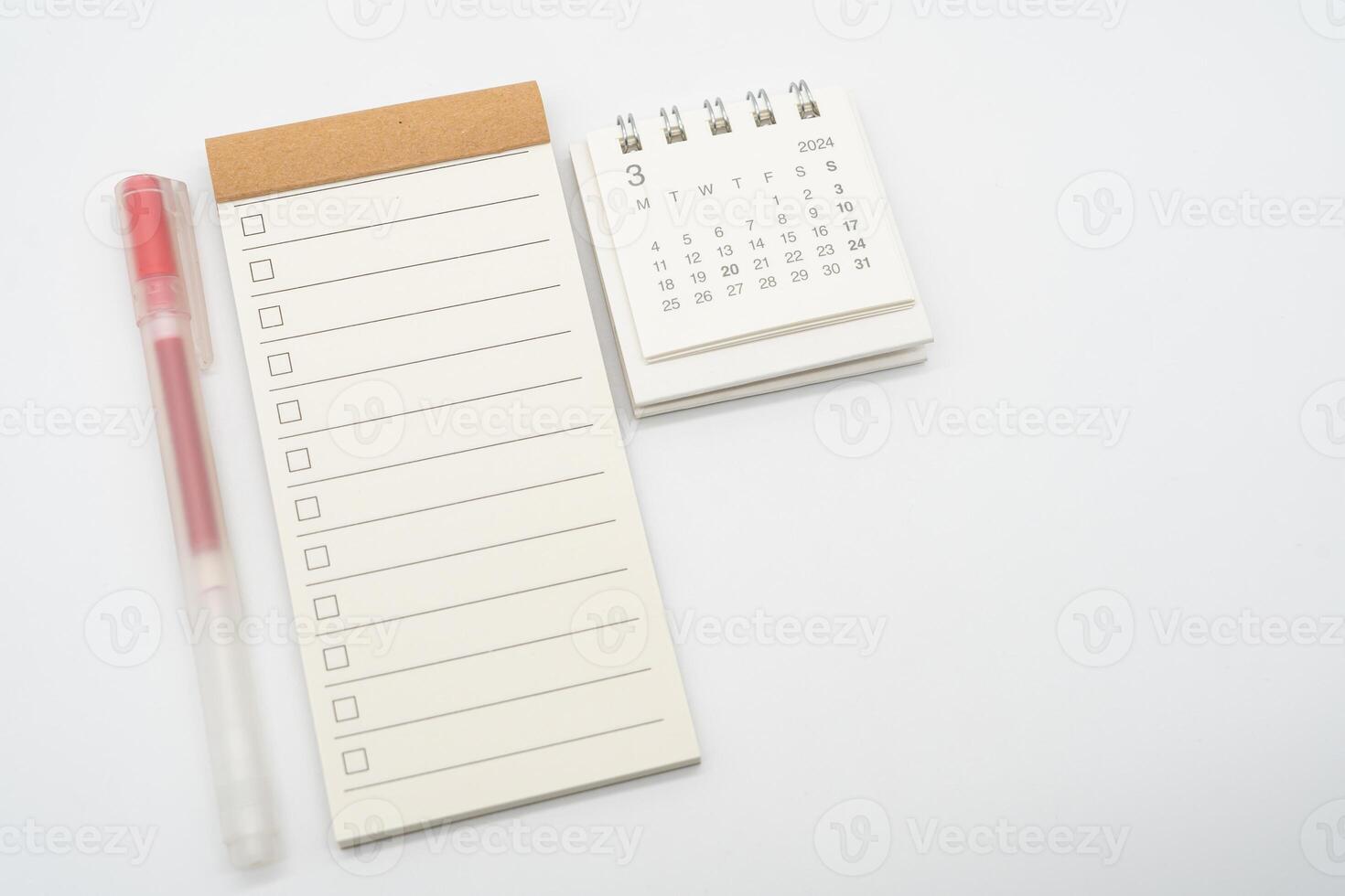 blanco controleren lijst of leeg klein kladblok met checkbox en gemakkelijk bureau kalender voor maart 2024. blanco checklist voor tekst. kopiëren ruimte. foto