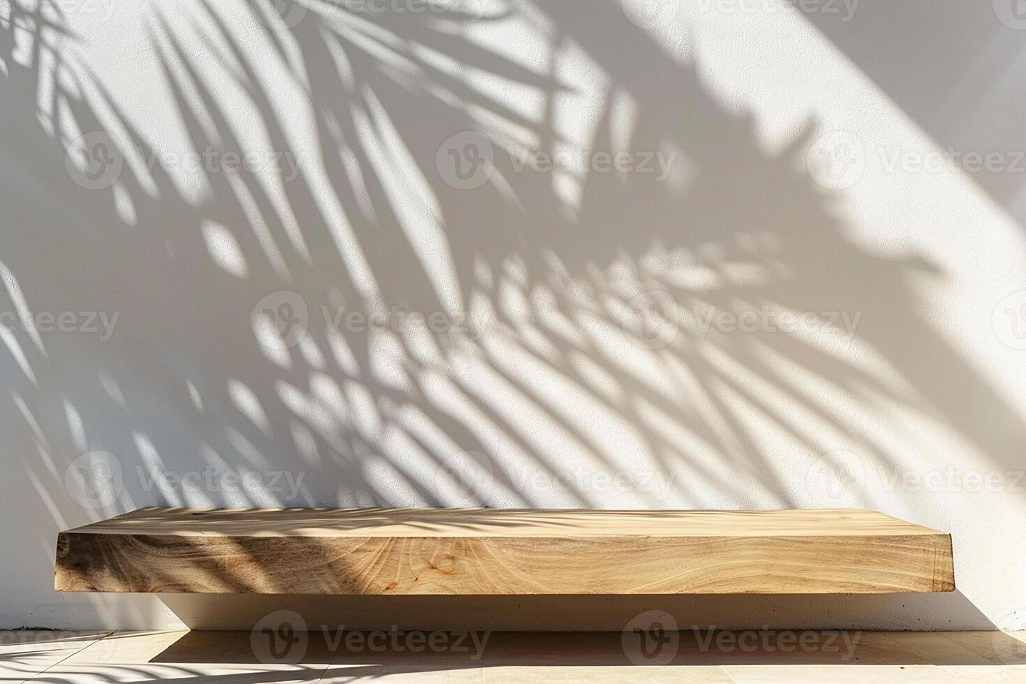 ai gegenereerd leeg minimaal natuurlijk houten tafel teller podium met mooi hout graan in zonlicht en schaduw Aan wit muur voor luxe kunstmatig huidsverzorging schoonheid behandeling decoratie achtergrond foto