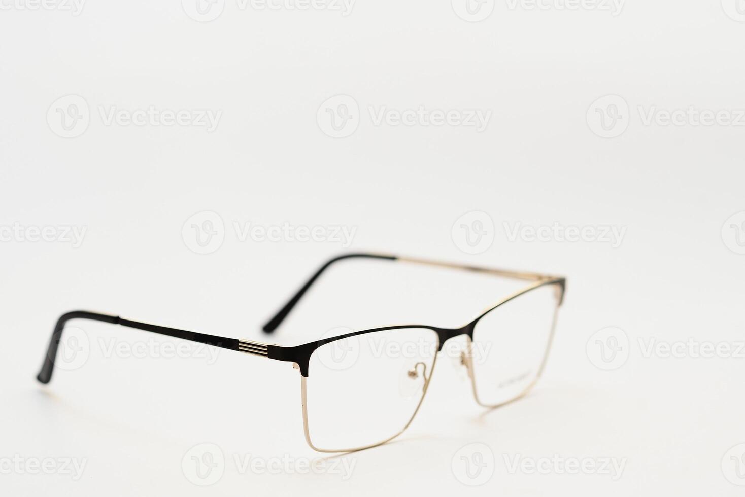 zwart bril met wit achtergrond foto