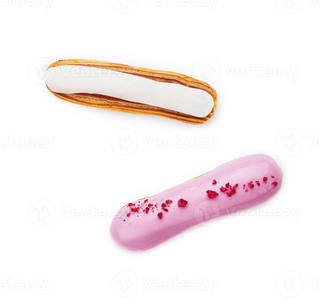 twee eclairs geïsoleerd Aan wit achtergrond foto