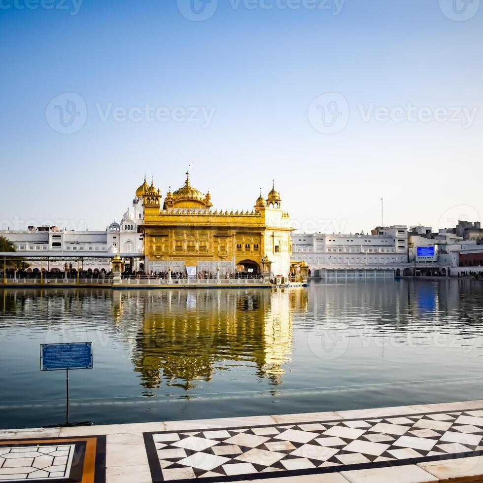 mooi visie van gouden tempel - Harmandir sahib in amritsar, punjab, Indië, beroemd Indisch Sikh mijlpaal, gouden tempel, de hoofd heiligdom van sikhs in amritsar, Indië foto