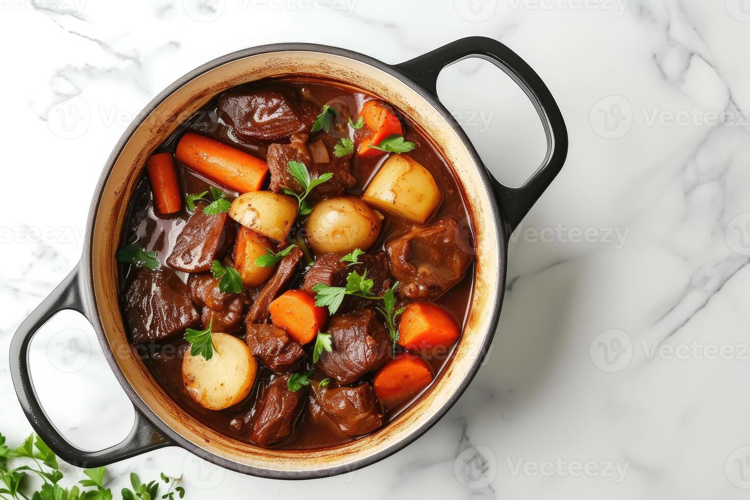 ai gegenereerd boeuf Bourguignon in pan Aan wit marmeren keuken achtergrond. generatief ai foto