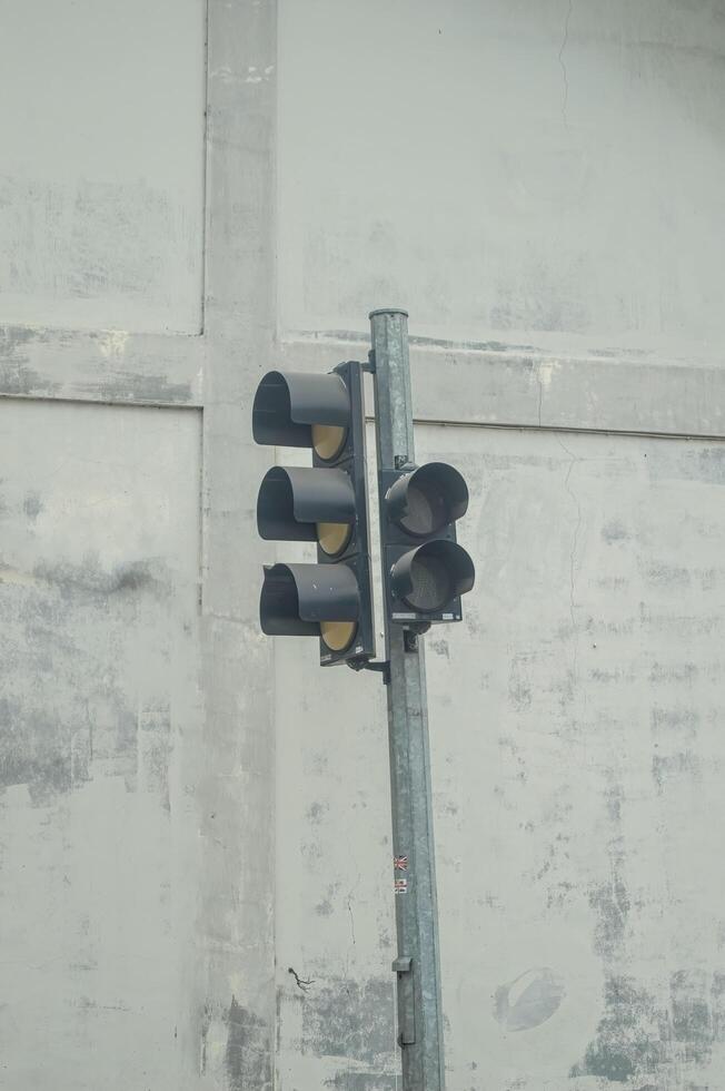 een verkeer licht in Indonesië foto