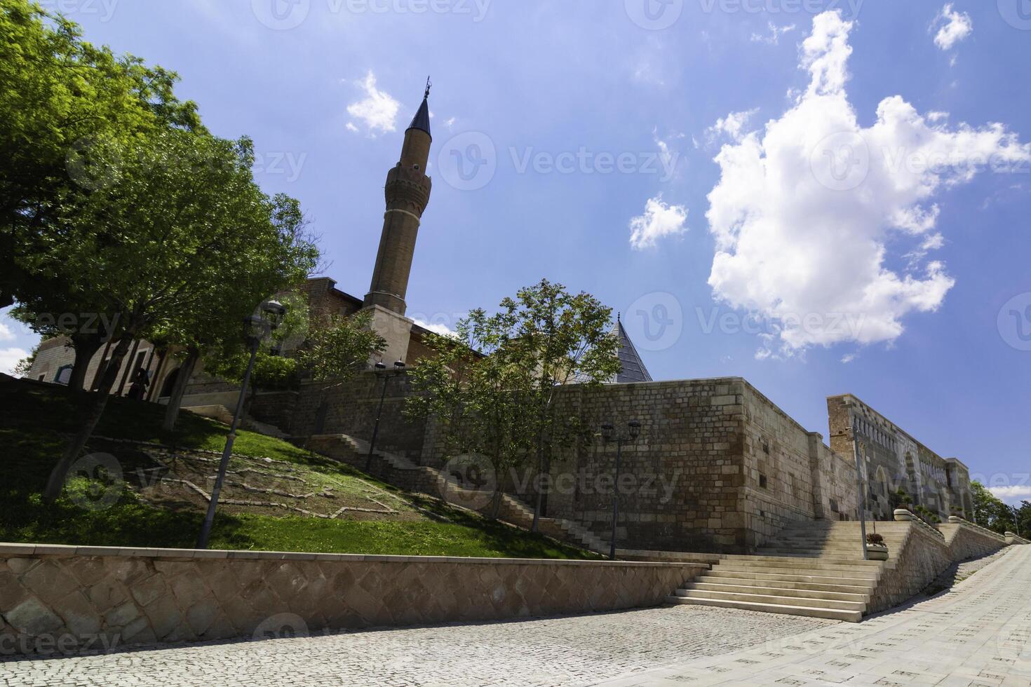 alaaddin keykubad moskee in konya Bij dag. seljuk architectuur achtergrond foto