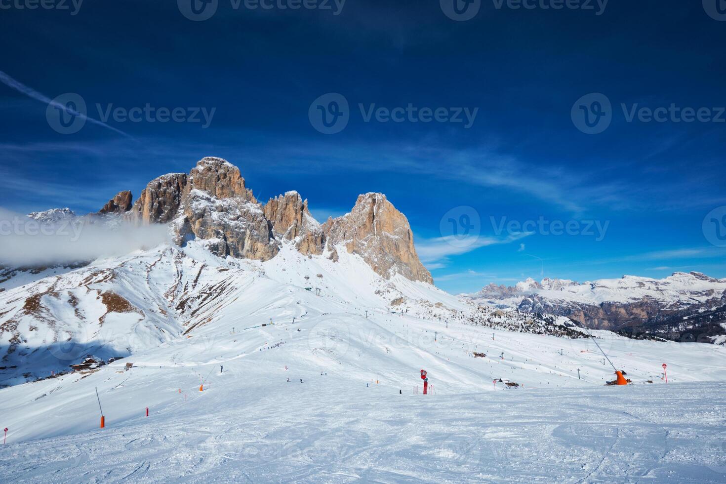 ski toevlucht in dolomieten, Italië foto