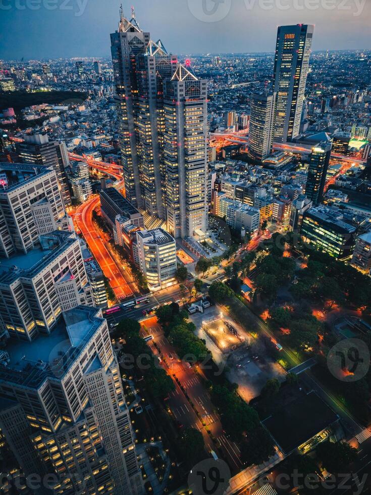 tokyo lichten en gebouwen gezien van bovenstaand foto