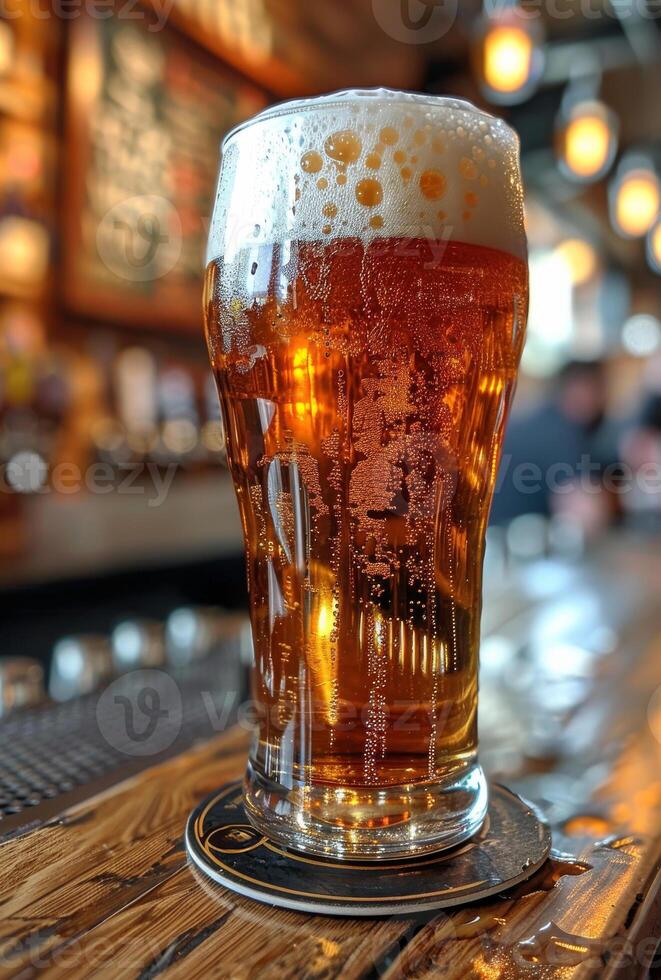 ai gegenereerd glas van bier Aan bar teller foto