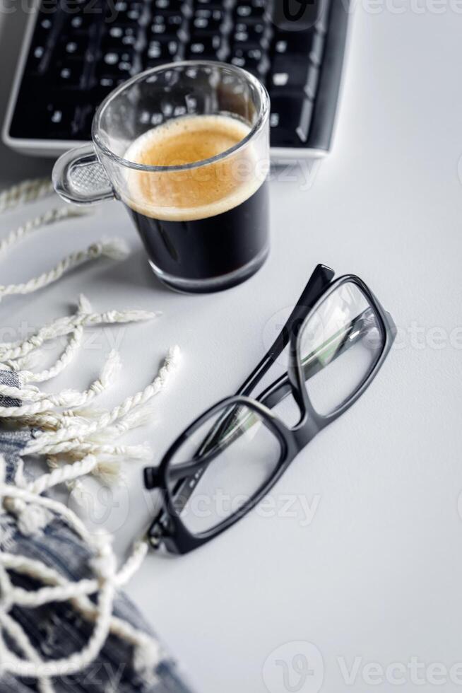 heet koffie breken Bij werk foto