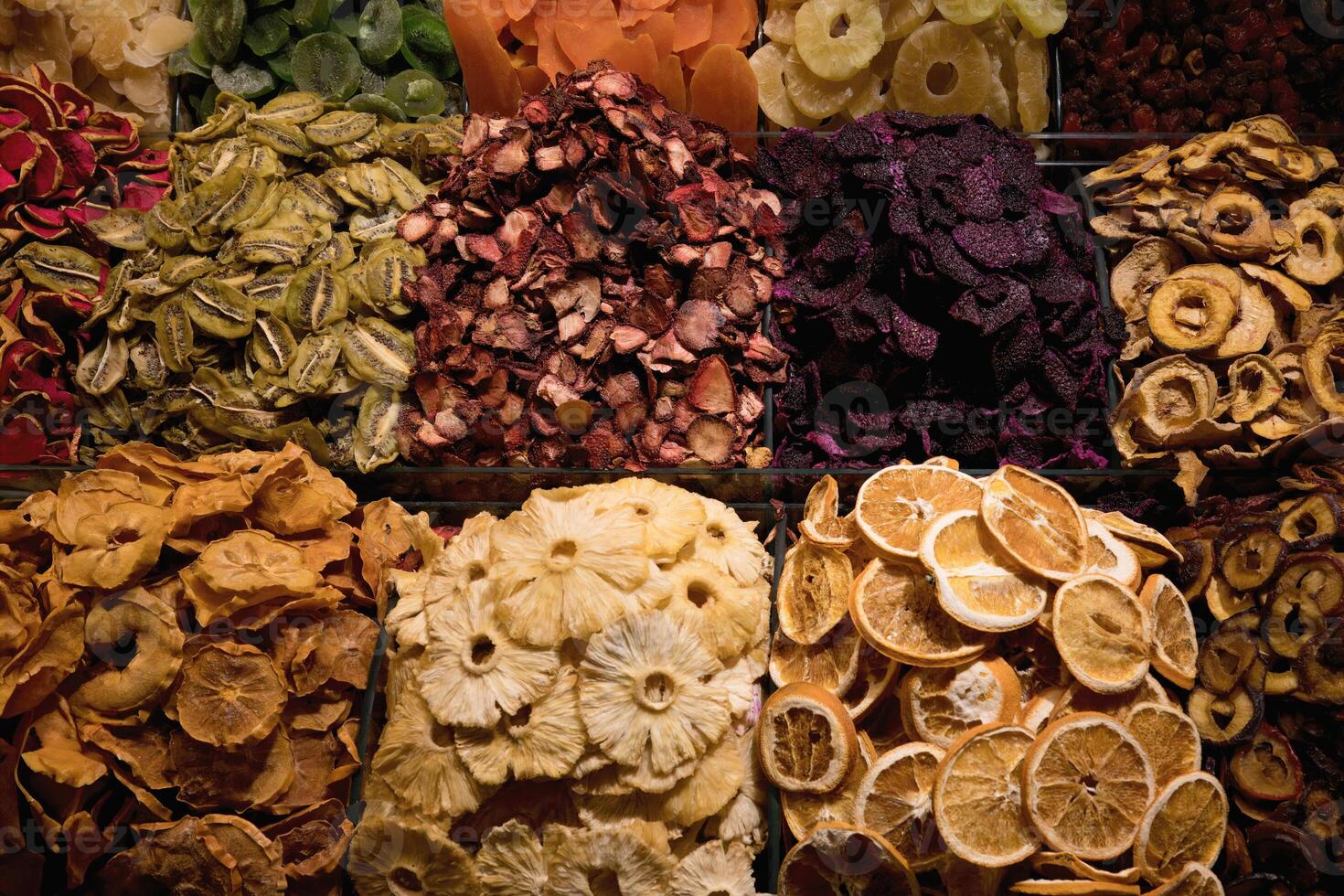 Egyptische bazaar met dichtbij omhoog van droog fruit Istanbul, kalkoen foto