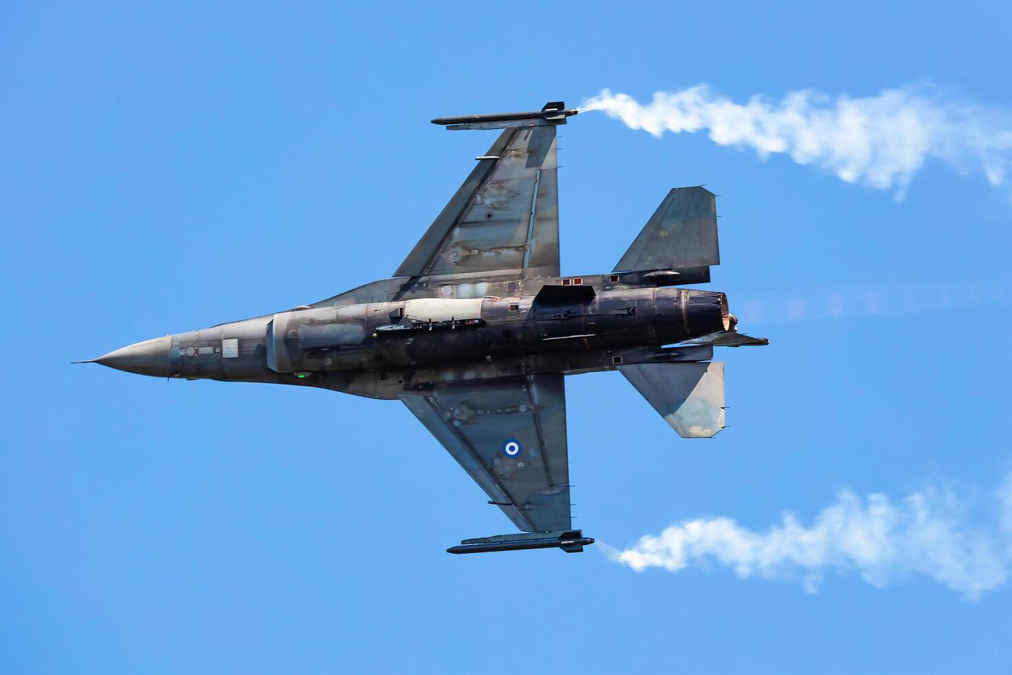 radom, Polen, 2023 - Helleens lucht dwingen lockheed f-16 vechten valk vechter Jet vlak vliegen. luchtvaart en leger vliegtuigen. foto