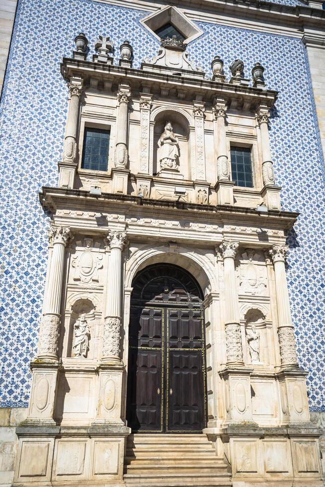 aveiro, portugal. typisch gebouw uitzicht. foto