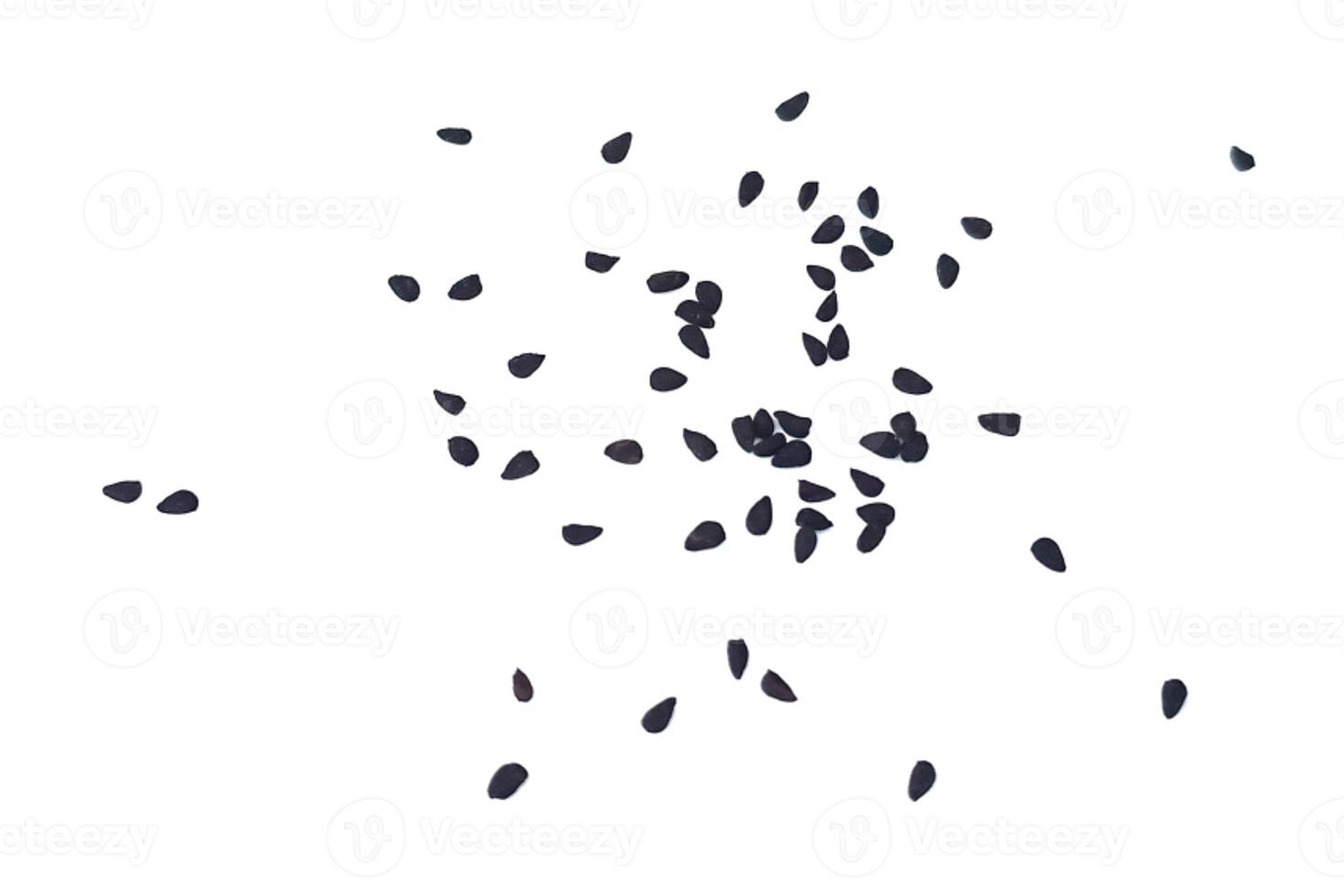 zwart komijn zaden stapel geïsoleerd Aan wit achtergrond foto