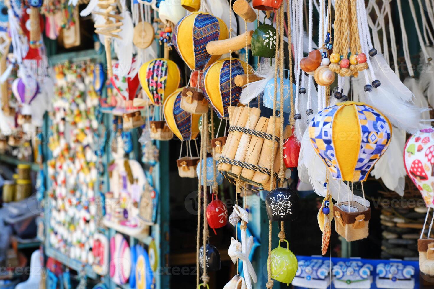 Turks handwerk weergegeven in markt kraam foto