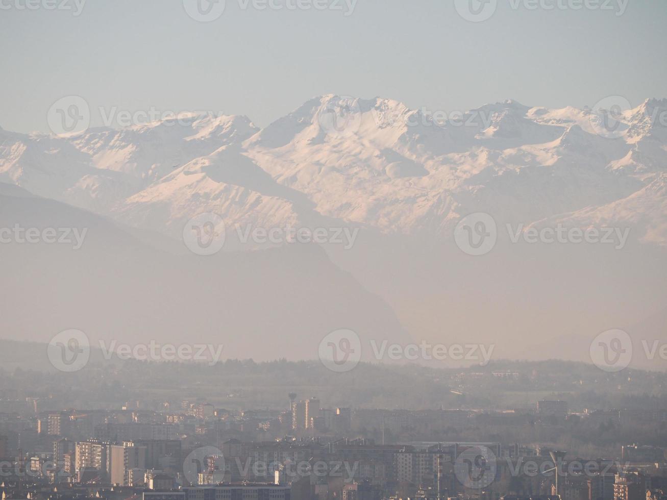 luchtfoto van turijn met alpenbergen foto