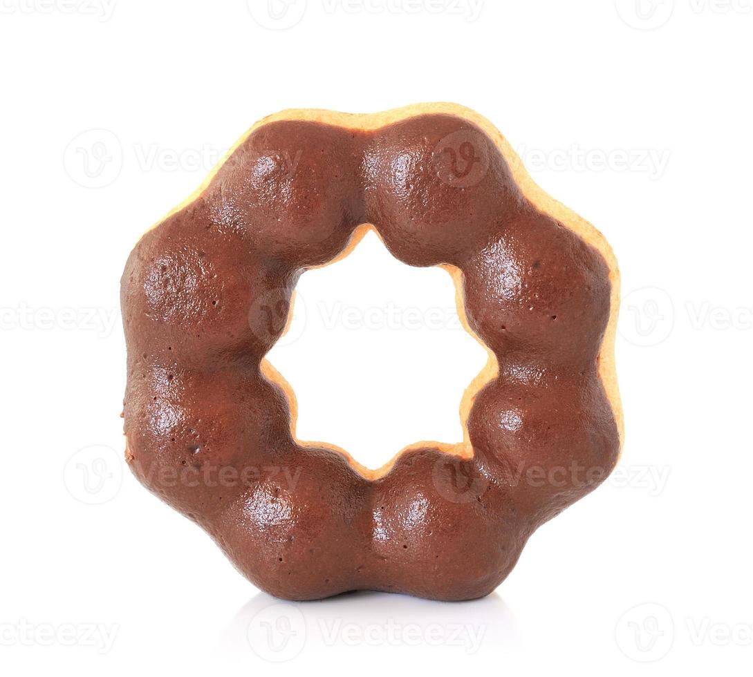 Sappige donut met chocolade glacing geïsoleerd op een witte achtergrond foto