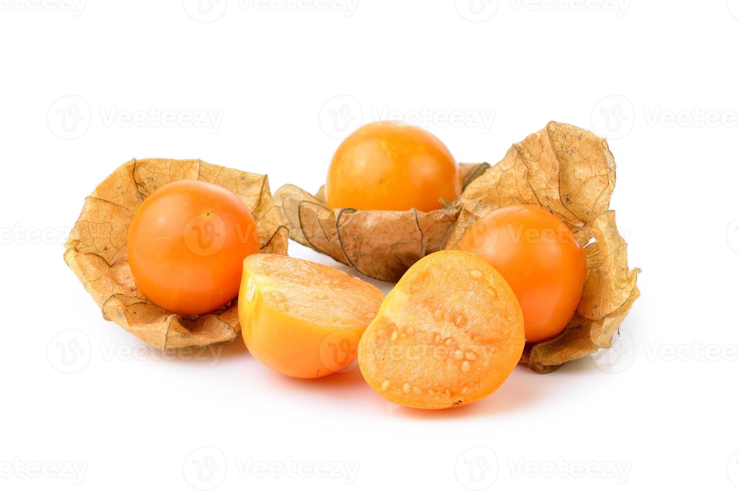 physalis fruit op een witte achtergrond foto