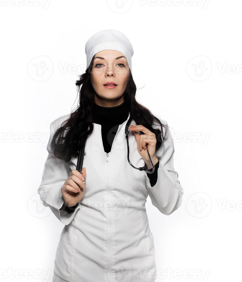 mooi vrouw dokter Aan de wit achtergrond foto