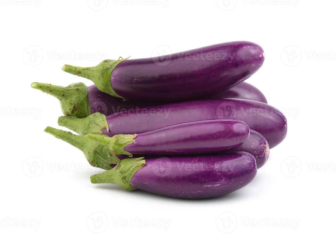 aubergine geïsoleerd op een witte achtergrond foto