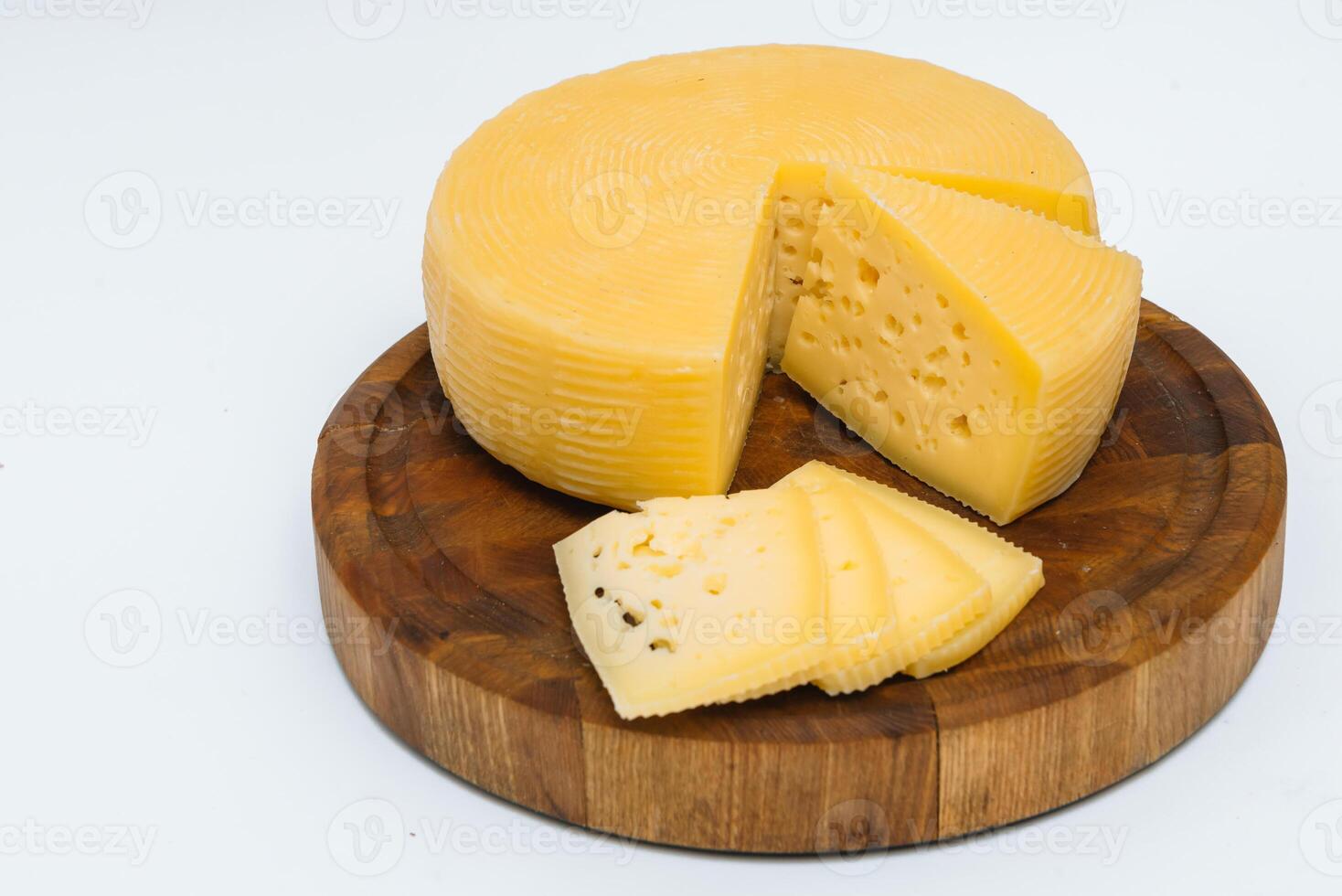 geïsoleerd Holland Gouda kaas Aan een wit achtergrond foto