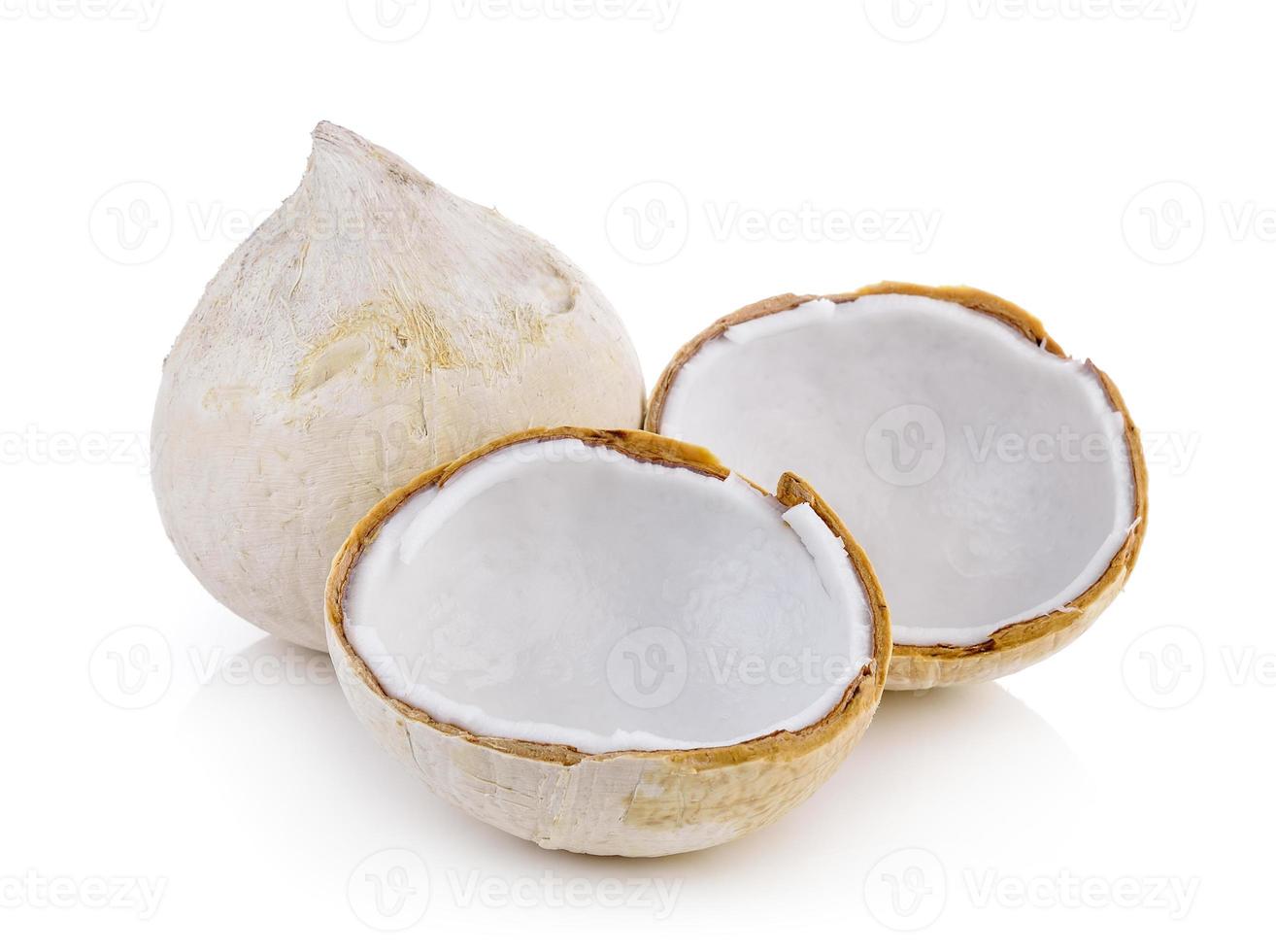 kook kokosnoot op witte achtergrond foto