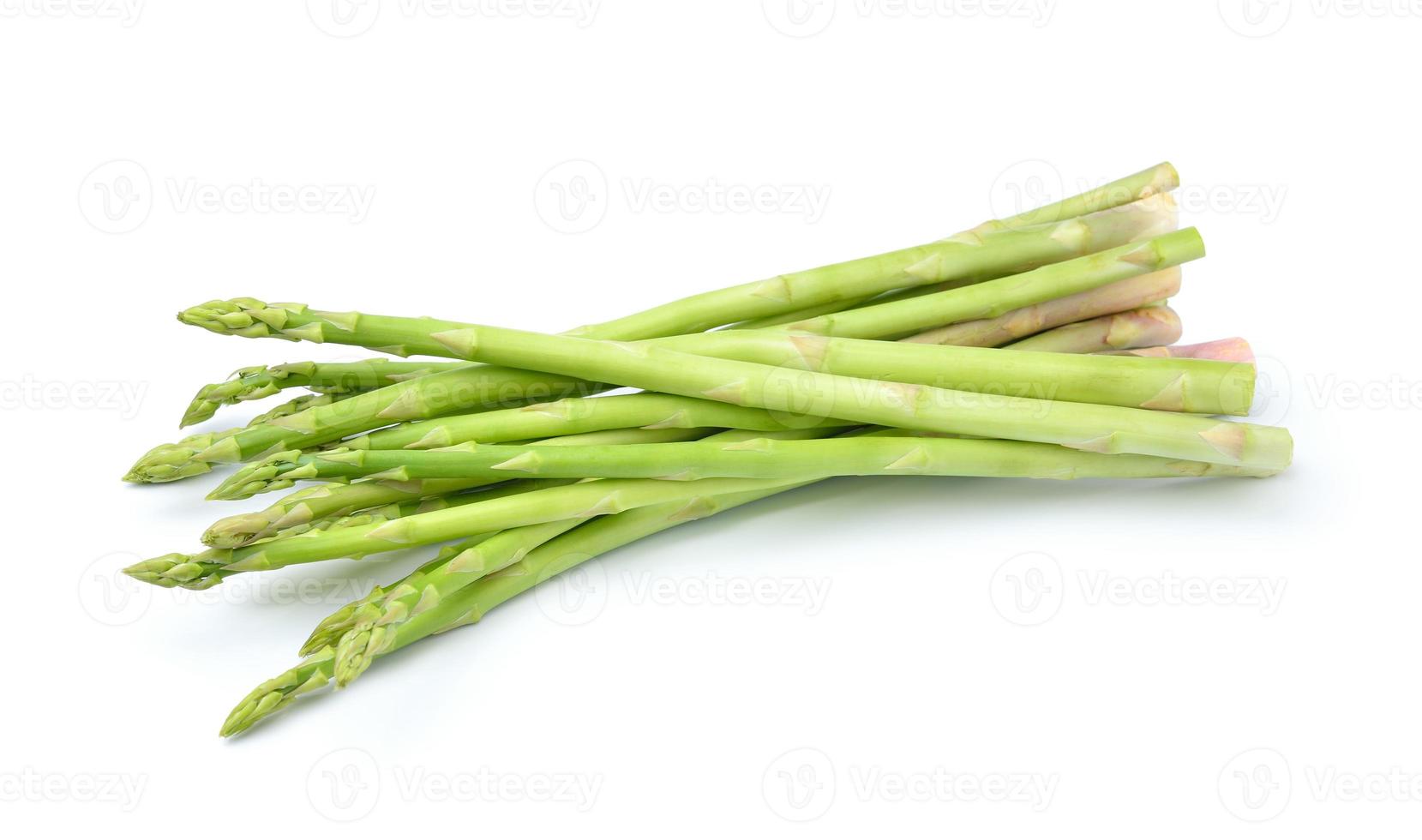 asperges op witte achtergrond foto