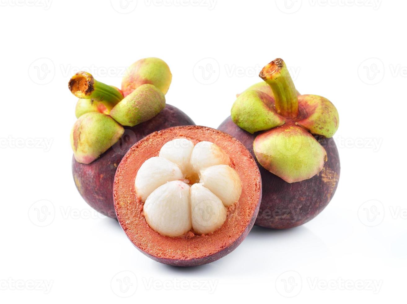 mangosteen geïsoleerd op witte achtergrond foto