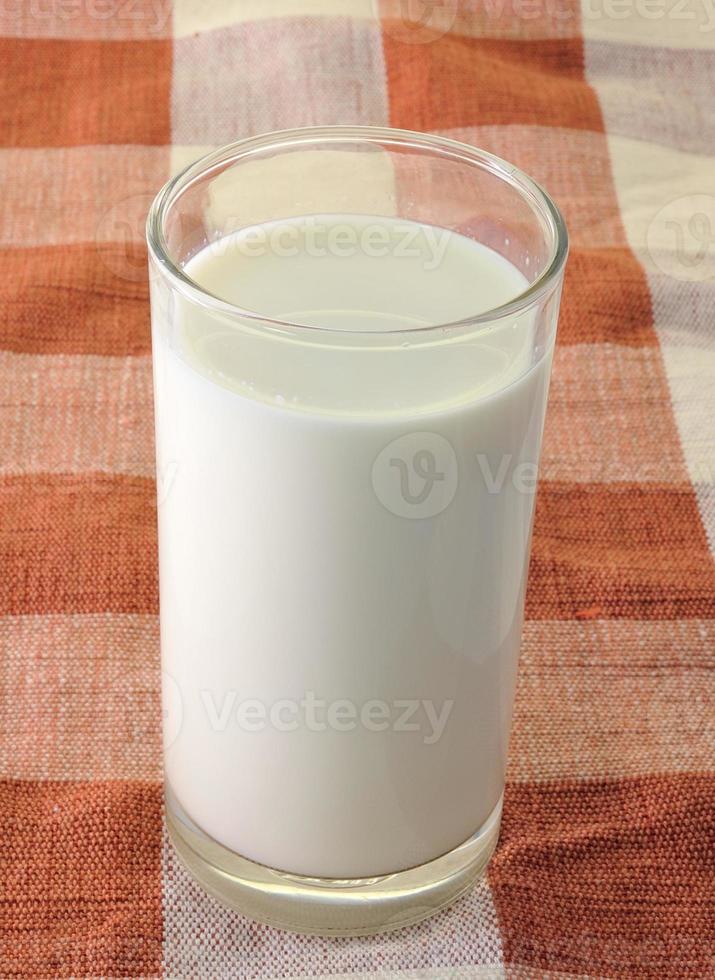 glas melk foto