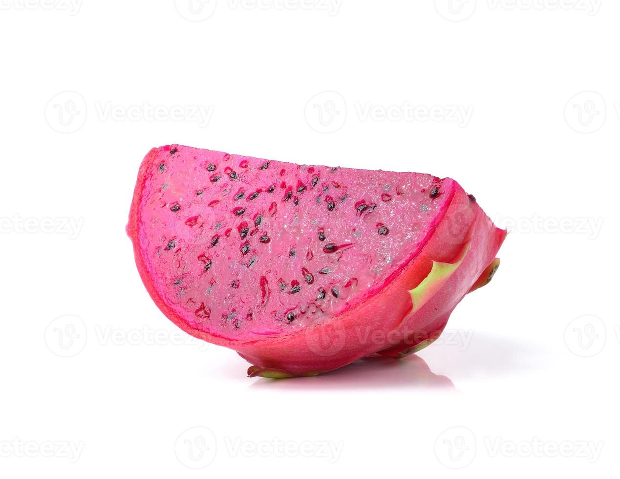 Dragon fruit geïsoleerd op een witte achtergrond foto