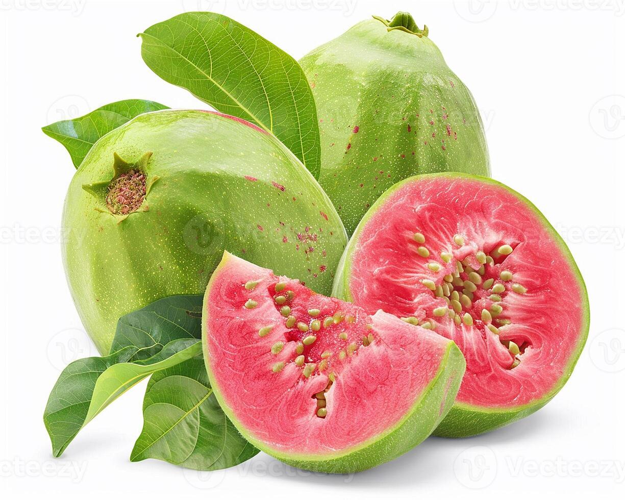 ai gegenereerd geheel guava fruit met plak geïsoleerd Aan wit achtergrond. detailopname schot foto