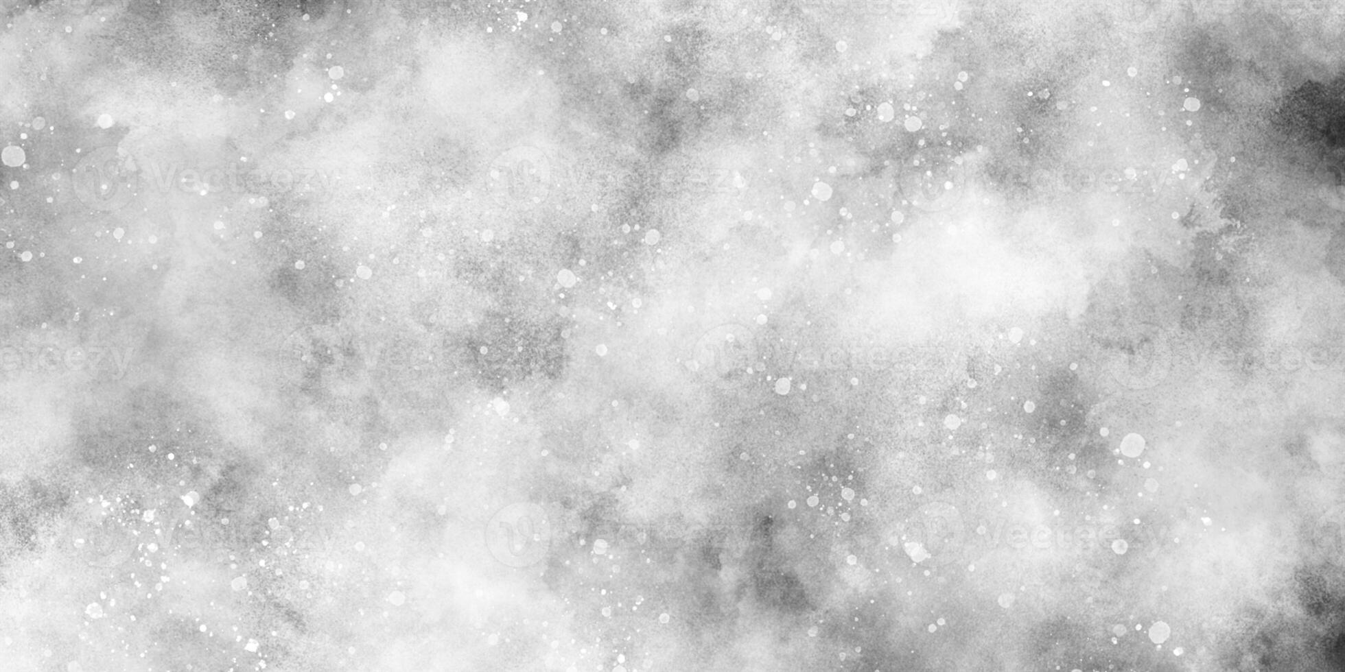 sneeuw vallend in de sneeuw in de winter ochtend, zonneschijn of sprankelend lichten en glinsterende gloed winter ochtend- van sneeuw vallend achtergrond, abstract bokeh schitteren achtergrond Aan wazig wit. foto
