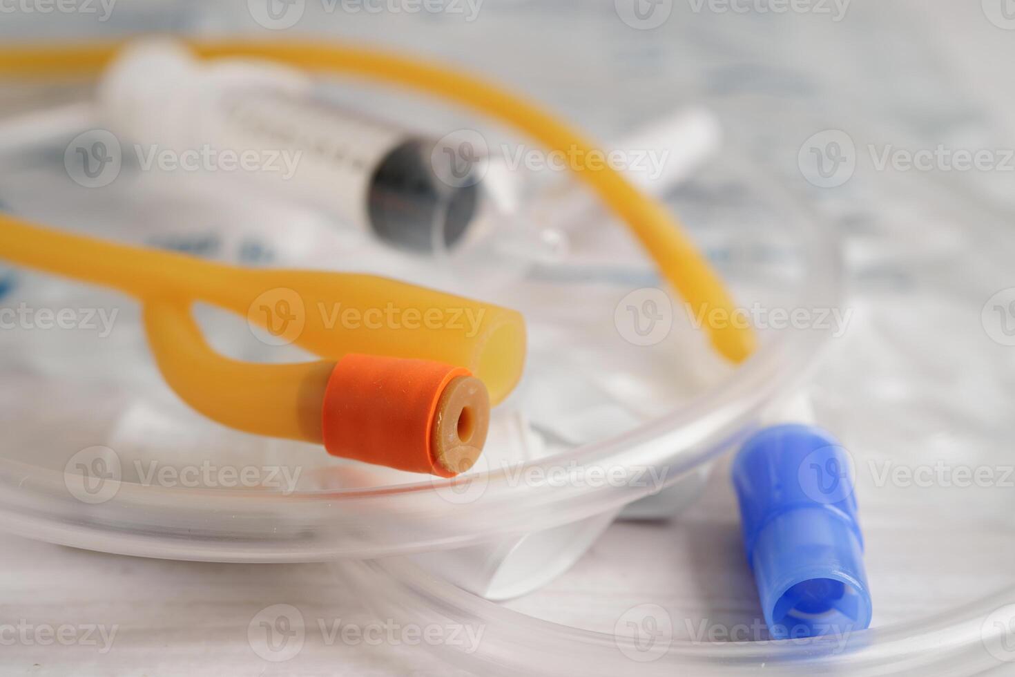 foley katheter en urine afvoer zak verzamelen urine voor onbekwaamheid of geduldig in ziekenhuis. foto