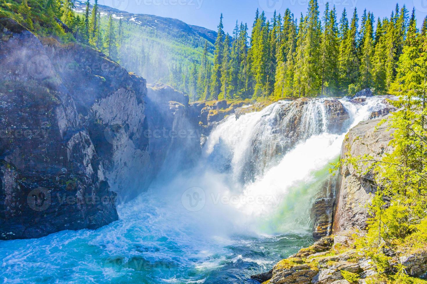 rjukandefossen in hemsedal viken noorwegen mooiste waterval in europa. foto