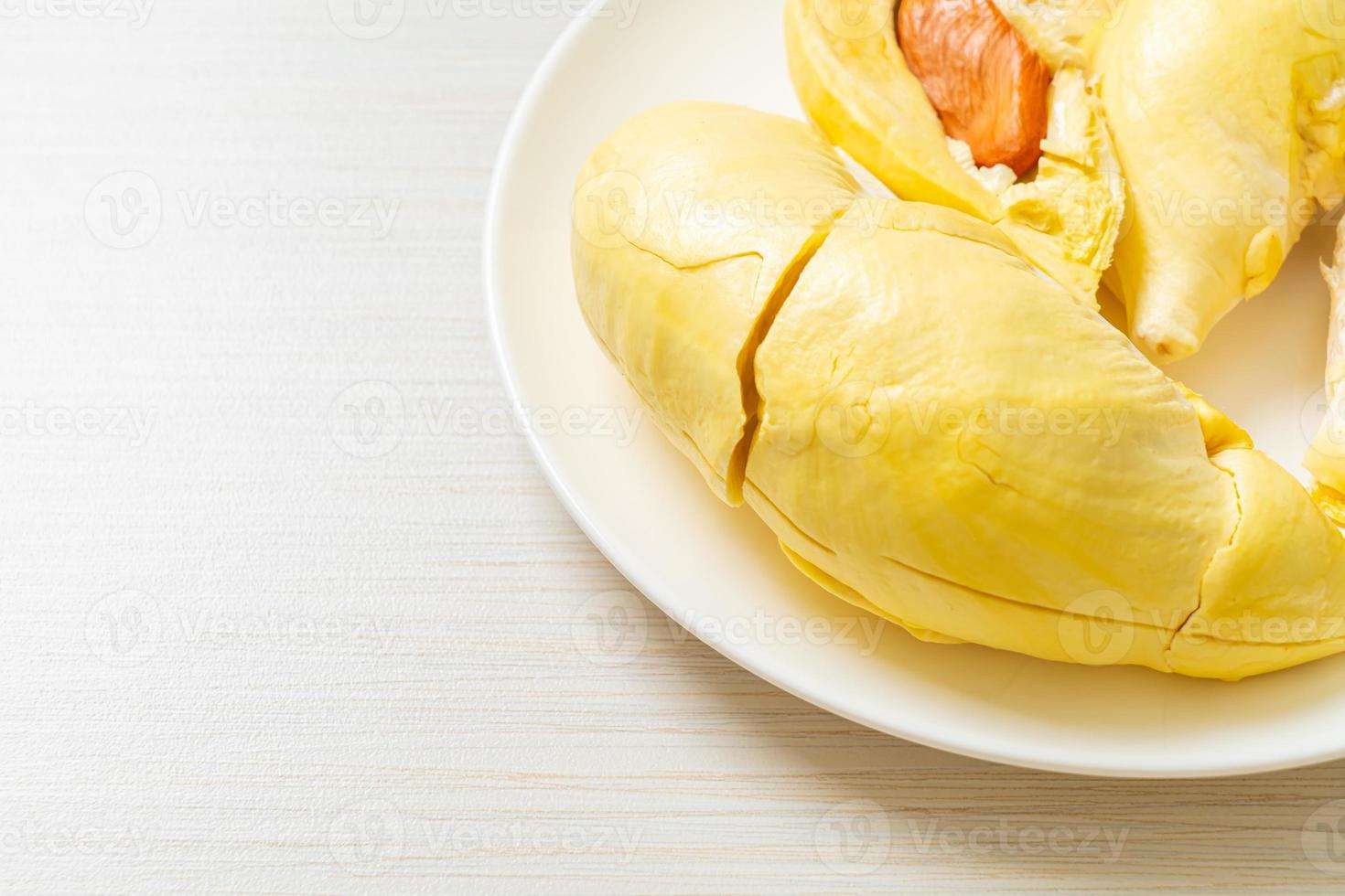 durian gerijpt en vers, durian schil foto
