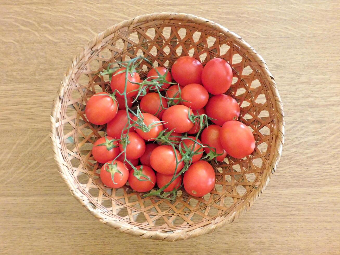 tomaten in de keuken Aan achtergrond foto