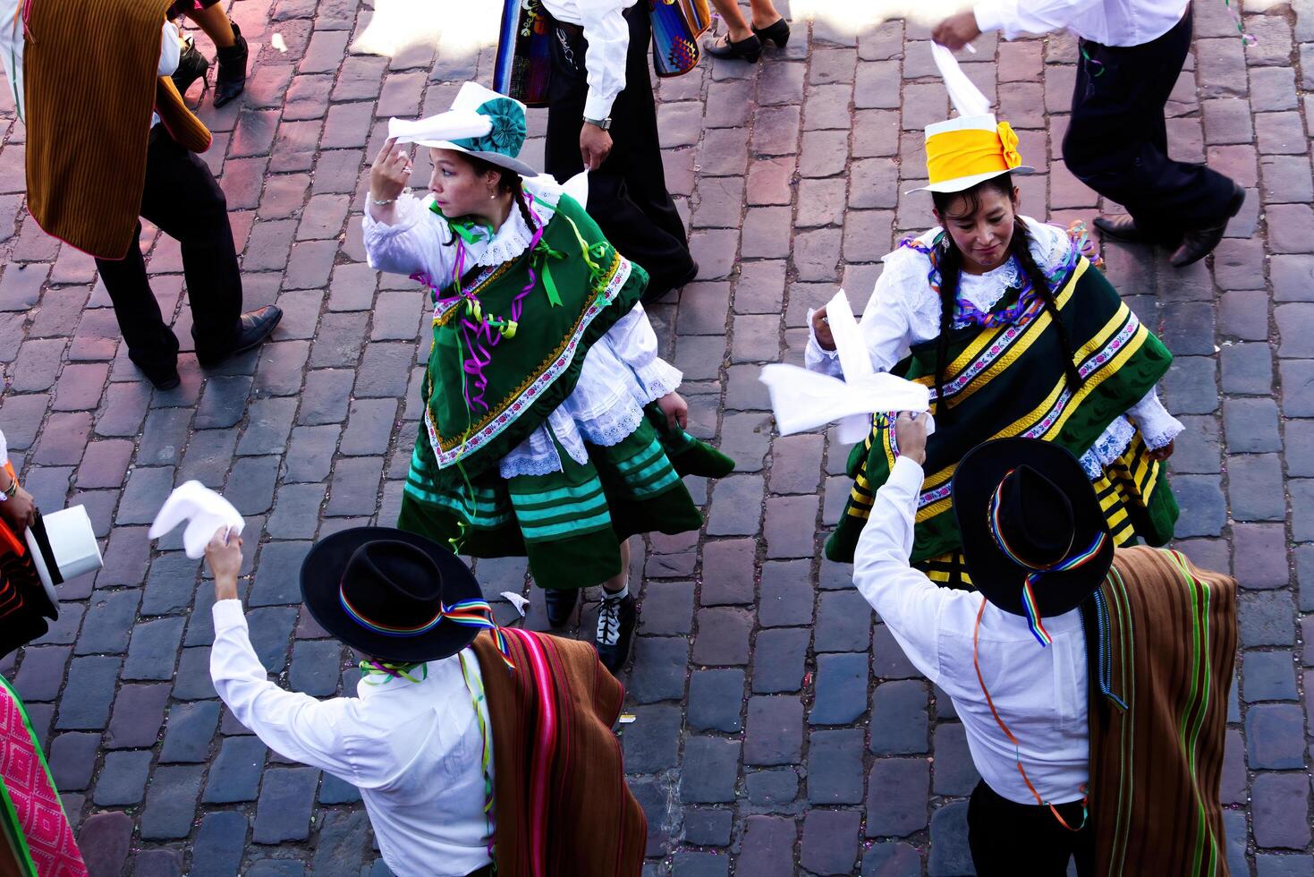 cusco, Peru, 2015 - mannen en Dames in traditioneel kostuum zuiden Amerika foto