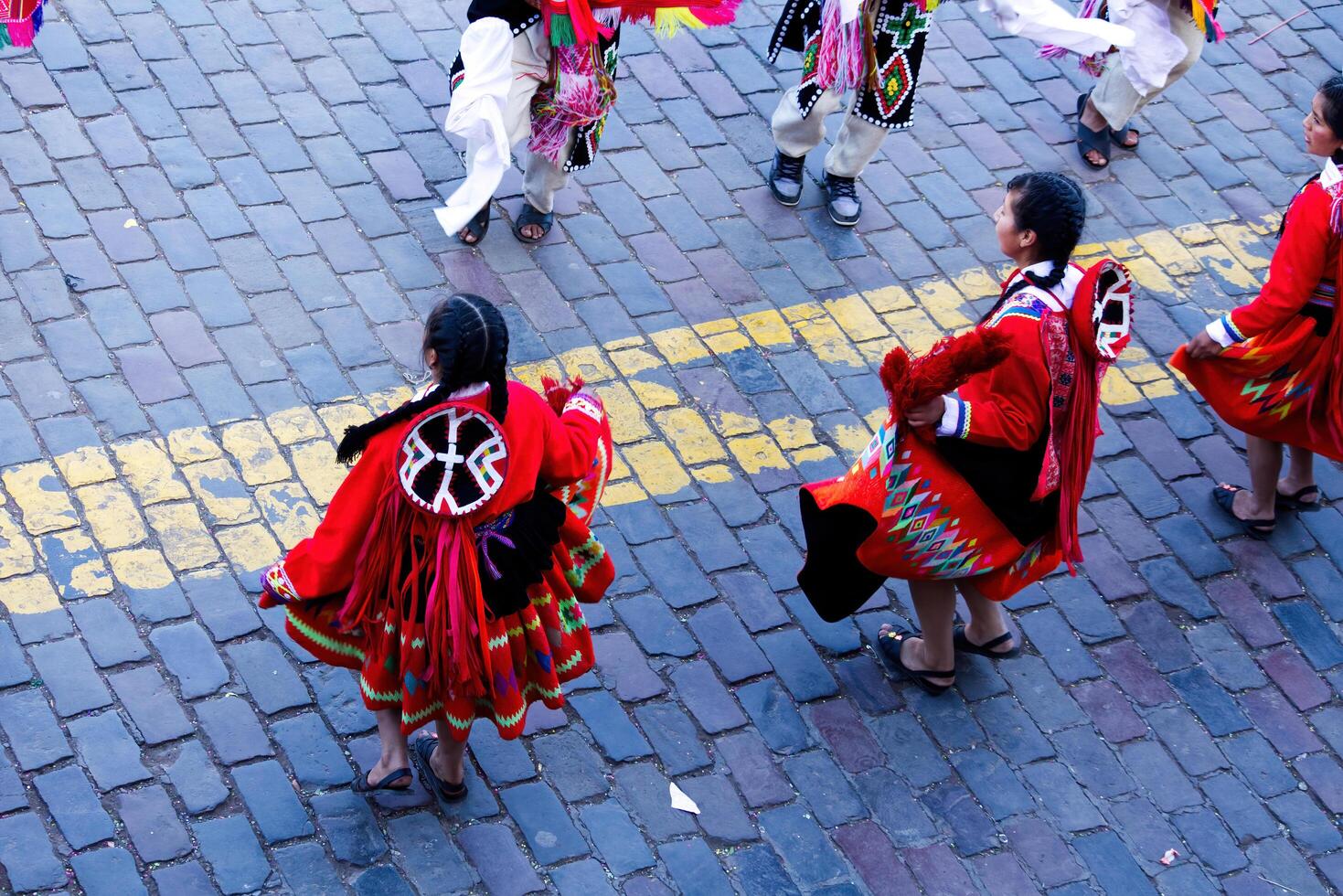 cusco, Peru, 2015 - inti straalmi Dames dansen in traditioneel kostuum zuiden Amerika foto