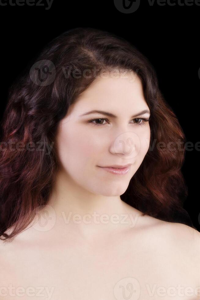 kaal schouder portret aantrekkelijk brunette Kaukasisch vrouw foto