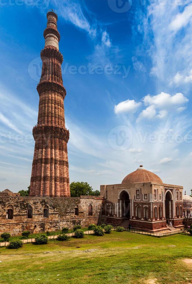 qutub minar beroemd mijlpaal in Delhi, Indië foto