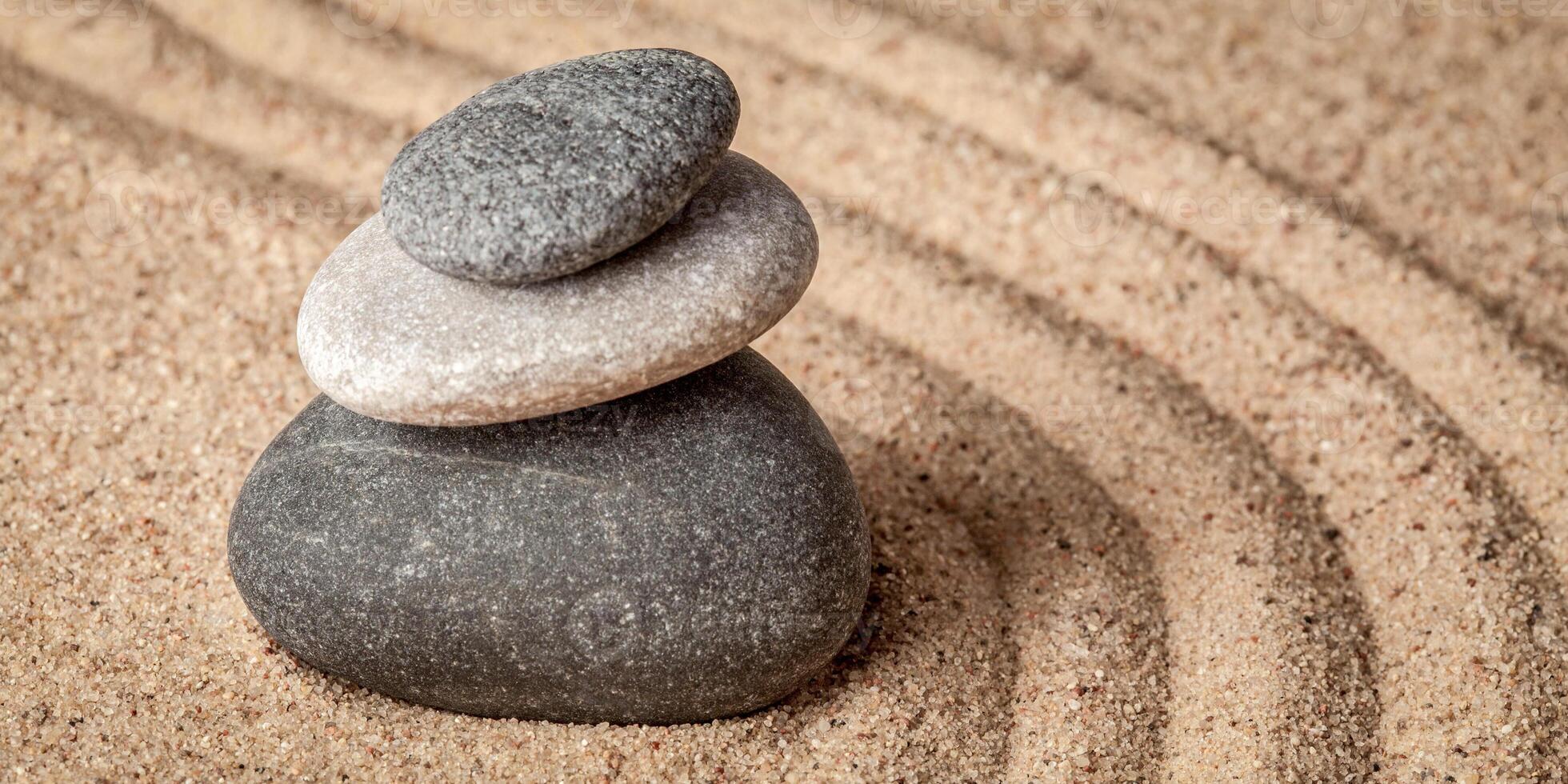 Japanse zen stenen tuin foto