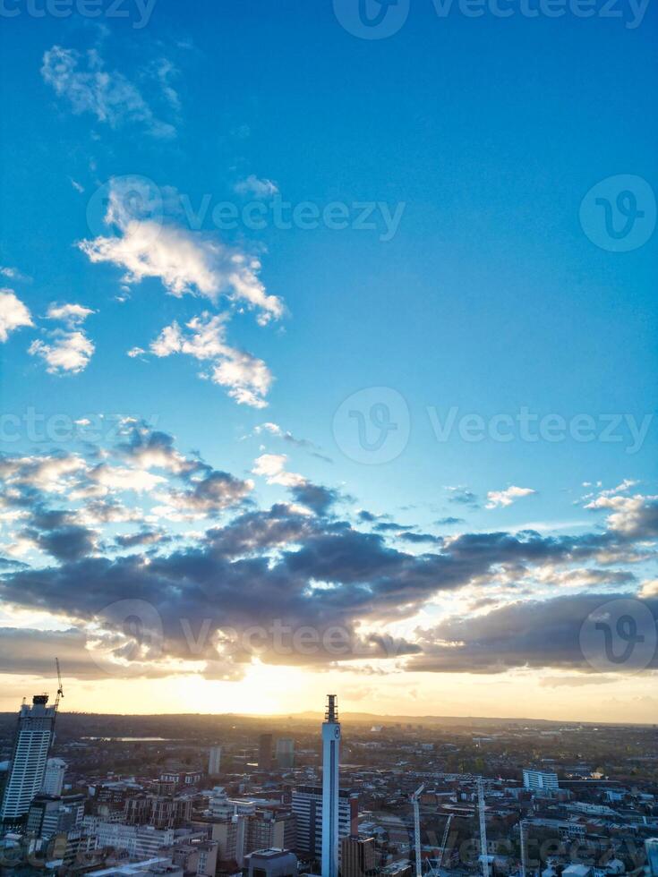 antenne stad centrum gebouwen van Birmingham centraal stad van Engeland Verenigde koninkrijk gedurende zonsondergang. maart 30e, 2024 foto