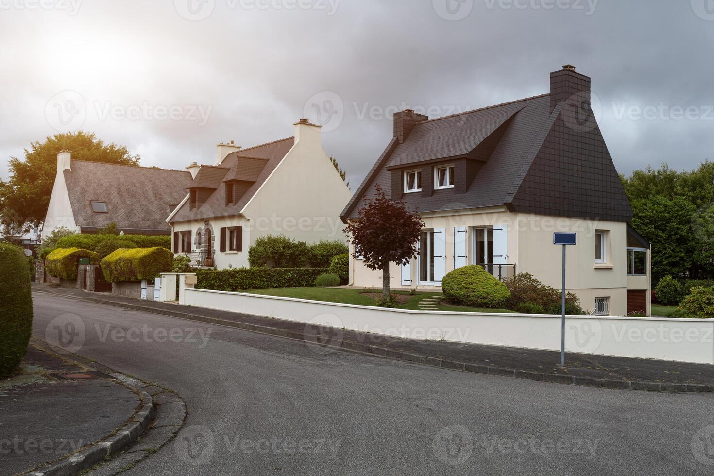 landelijk verdieping huis buitenkant, zomer buitenshuis borst, Frankrijk, 31 mei 2018 foto