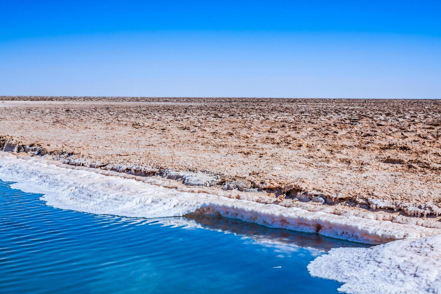 chott el djerid, zout meer in Tunesië foto