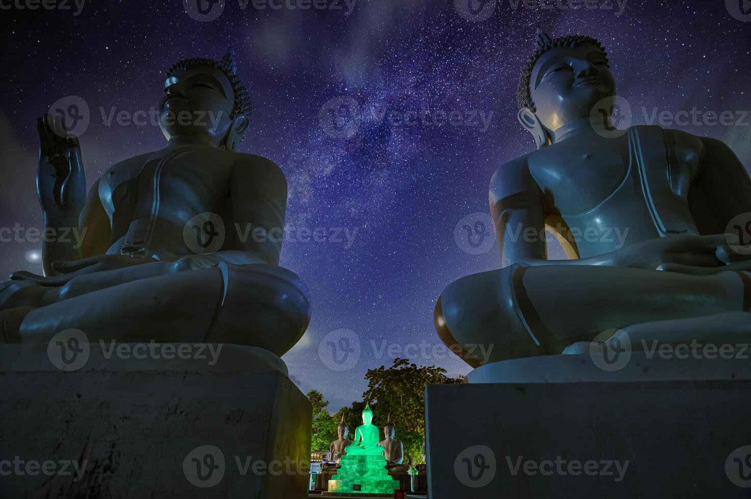 watpapromyan boeddhistische tempel respect, kalmeert de geest. in thailand, provincie chachoengsao foto