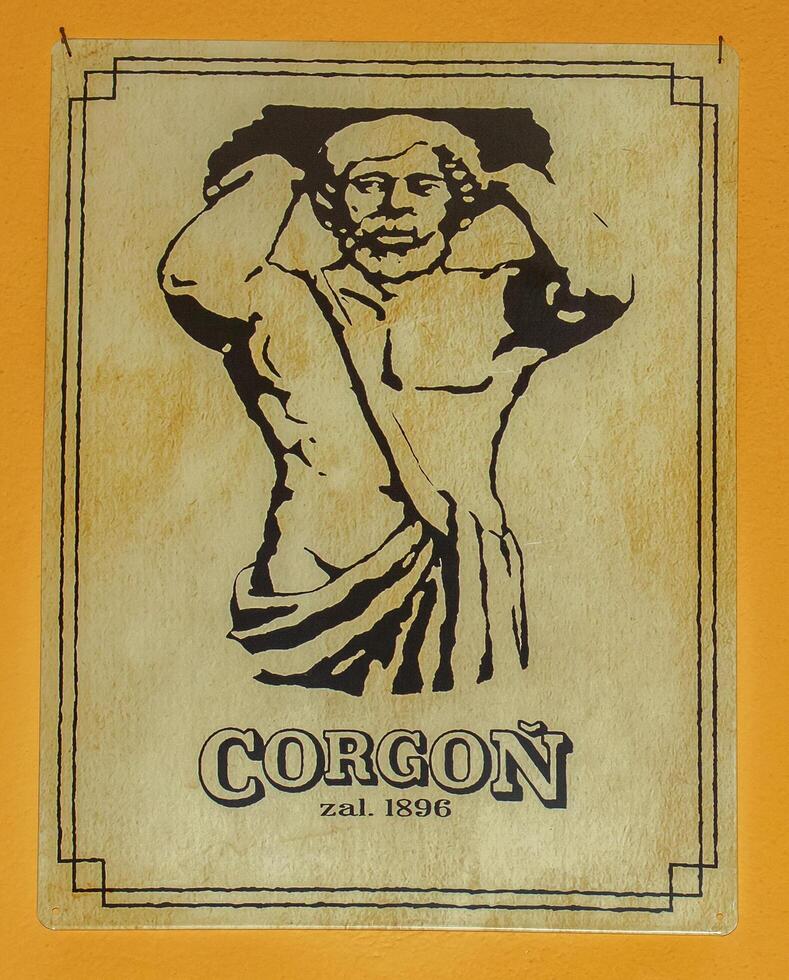 nitraat, Slowakije - 06.14.2022 logo van de beroemd Slowaaks bier corgon. foto