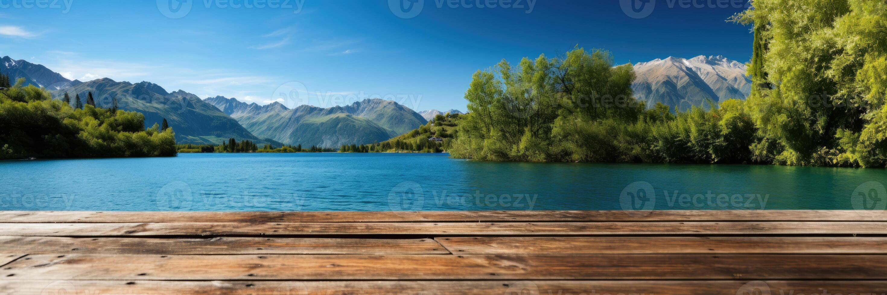 ai gegenereerd leeg houten tafel tegen de backdrop van een zomer berg meer, kopiëren ruimte. generatief ai foto