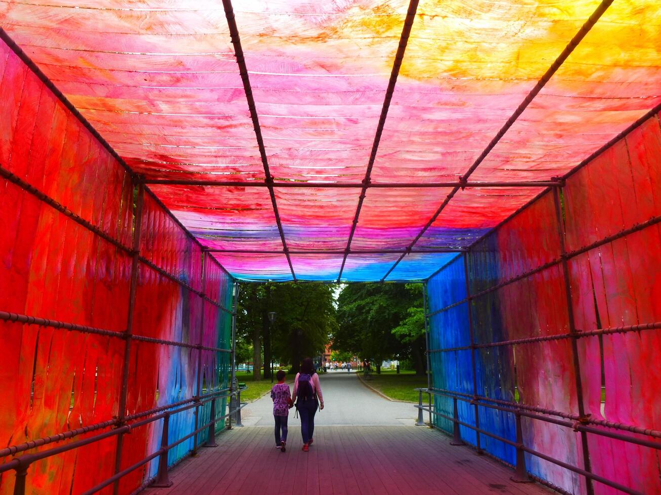 wandelen in de stad centrum gedurende de cultureel festival. foto