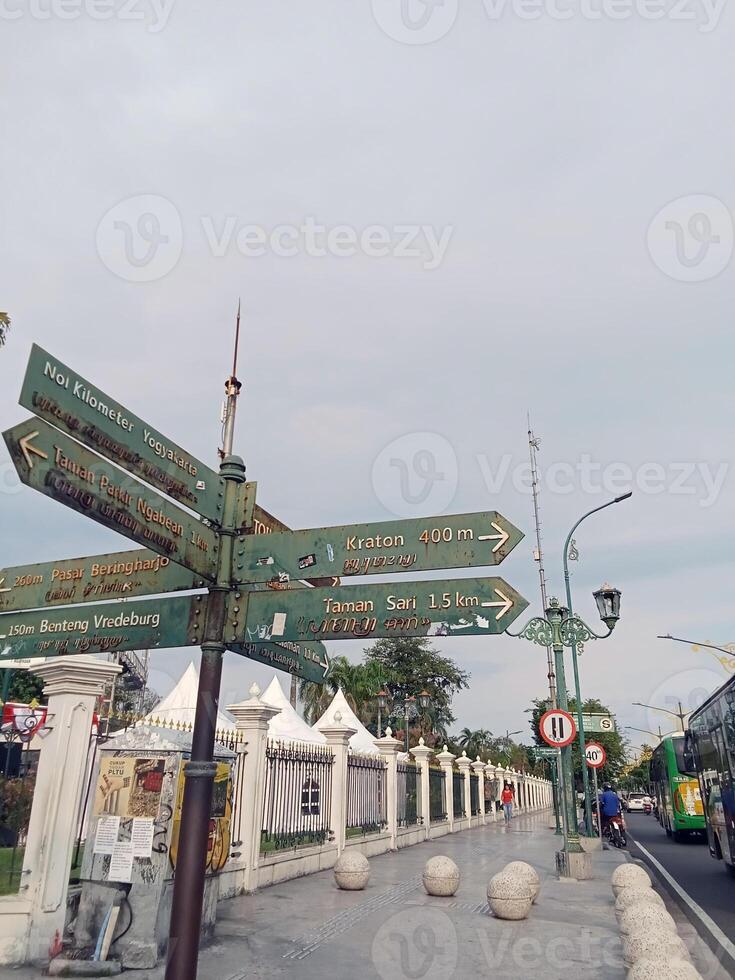 visie van jogjakarta plein en malioboro straat foto