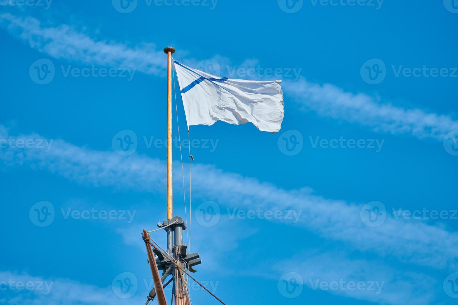 het zeilen mast van schip foto